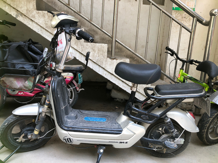 新旧程度 六成新