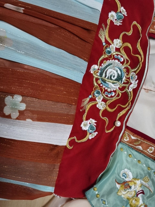 小豆蔻 十三余 遇见神鹿 图片是实图