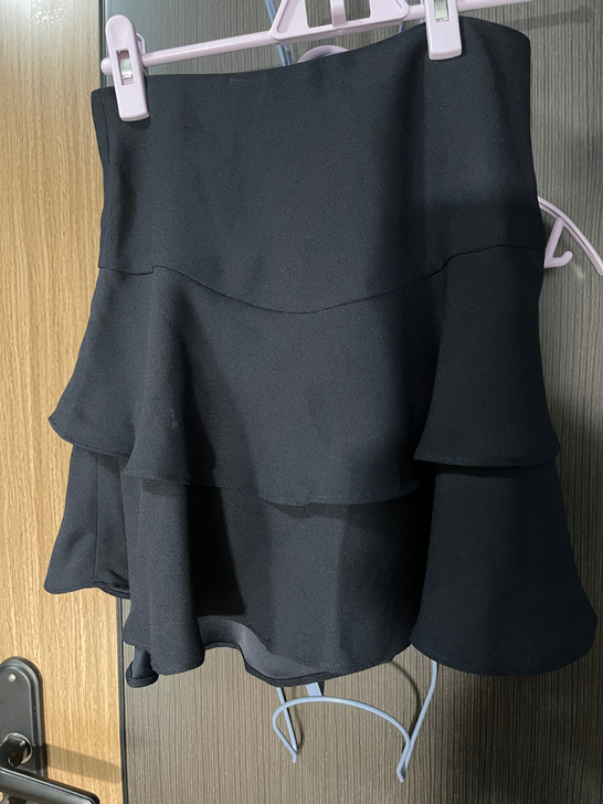 全新荷叶裙，全新 ，没有穿出去过，本人小腿...