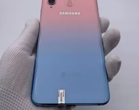 三星❤第一台三星手机 Galaxy A8s...