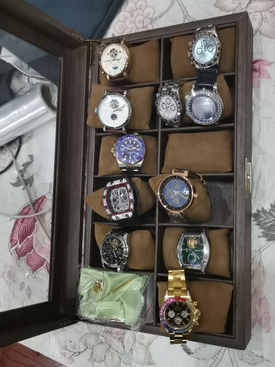 全部机械。手表，玩具表。便宜出，喜欢哪个价...