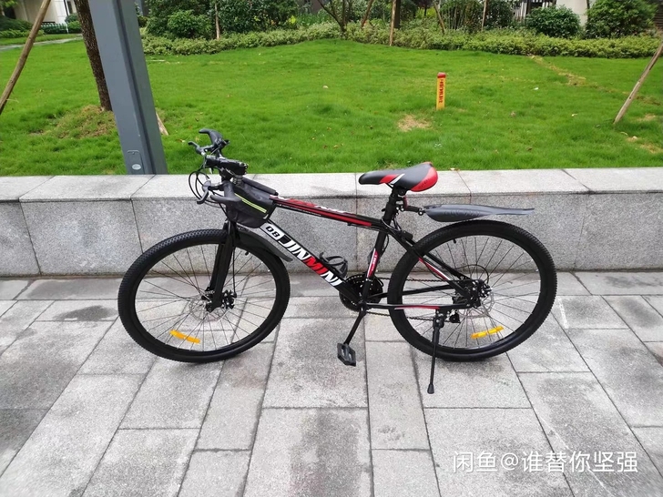 工厂清货送挡泥板成人山地变速自行车，26寸...