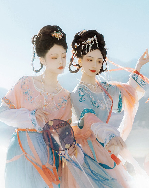 七月夕 花鸟集汉服坦领齐腰襦裙绣花汉服半臂...