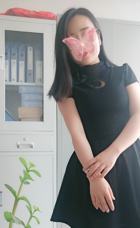 洛丽塔硬妹暗黑朋克个性酷小黑裙月亮网纱镂空...