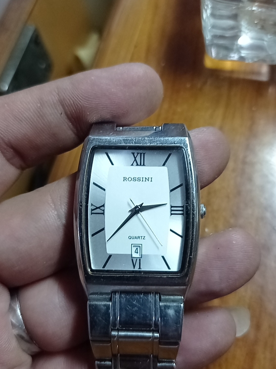 罗西尼1389方形男表，走时正常，表面无划痕
