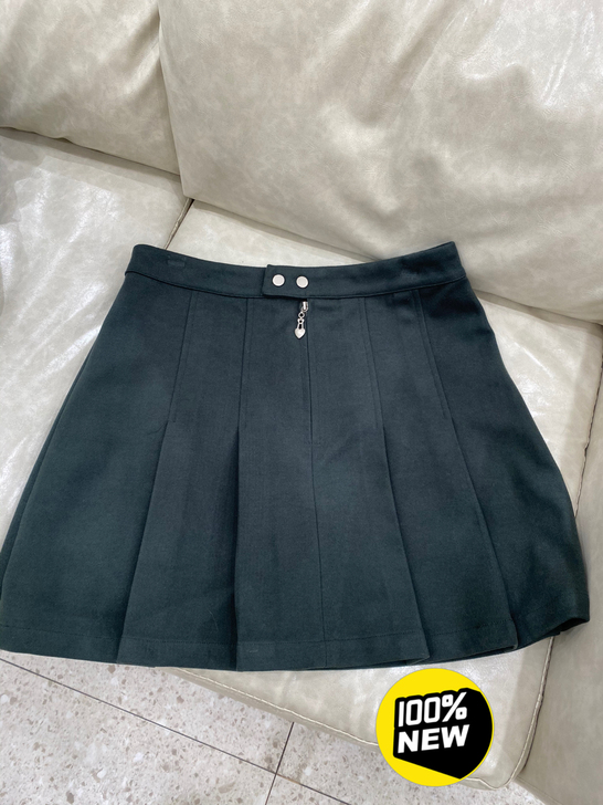 INSHOP  百褶裙很显瘦，一次都没穿，...