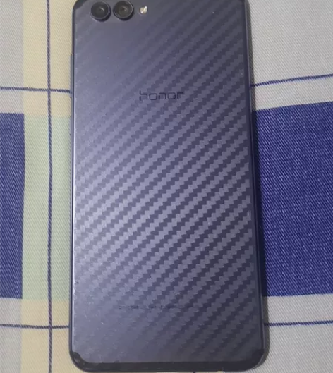 honor/荣耀 荣耀 V10 感兴趣的话...