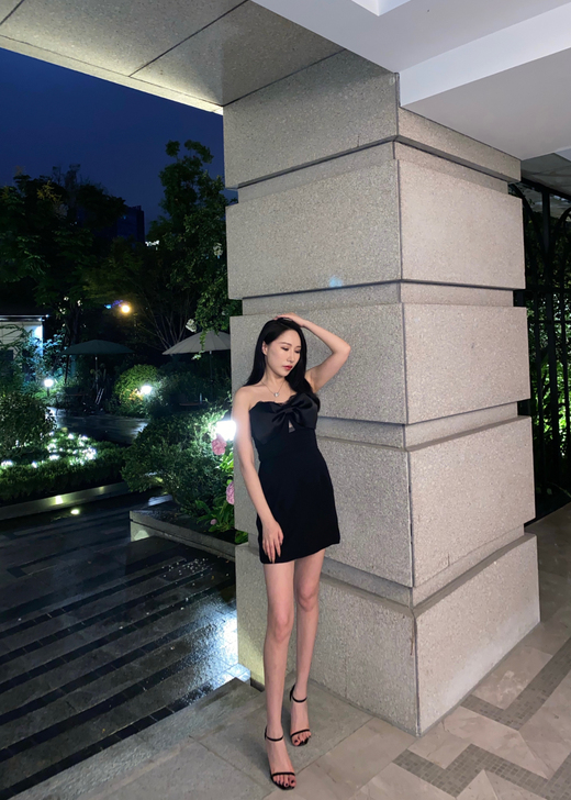 蝴蝶结连衣裙黑色