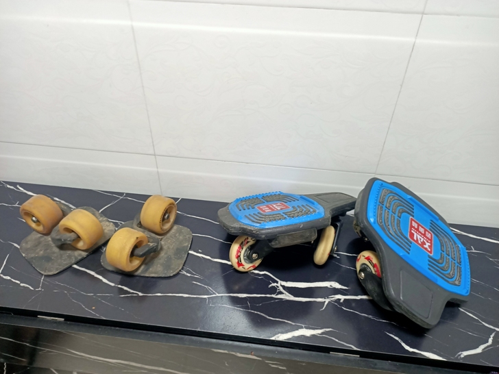 分体滑板，两个一起卖一百包邮，8成新，还有...