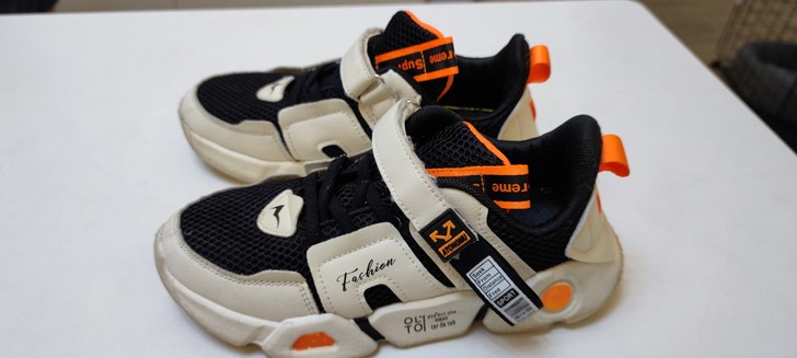 阿童木网眼鞋，8成新，37码