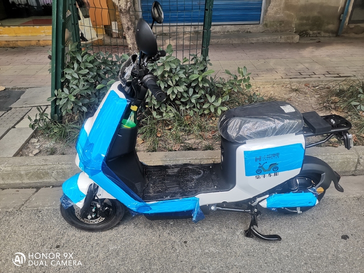 哈啰智能换电电动车！国标车+锂电池+GPS...