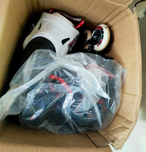 美洲狮轮滑鞋42码，社团买的，买小了在家试...