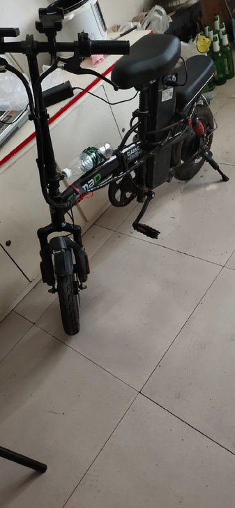 德国名顶代驾折叠电动车,使用不到一年,9成...