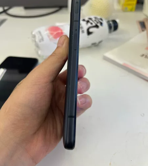 黑鲨4s 6+128，无拆无修 8.5成新...