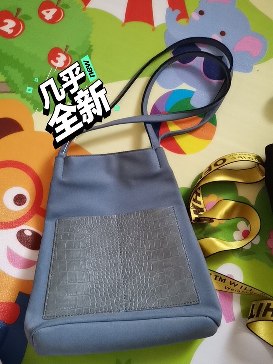两个包60带走  第一个9新第二个全新