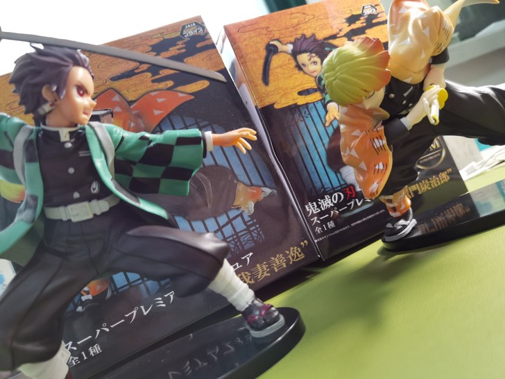 鬼灭之刃手办炭治郎+我妻善逸100元打包收...