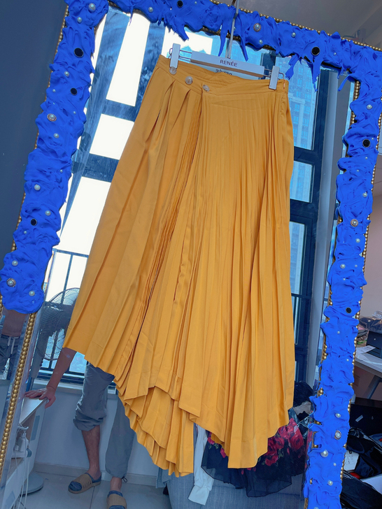 【全新样衣特价】荷叶裙/小心机设计感不规则...