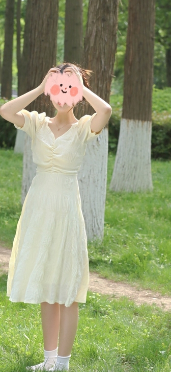 淡黄色纯欲风露背仙女裙、法式桔梗初恋甜美小...