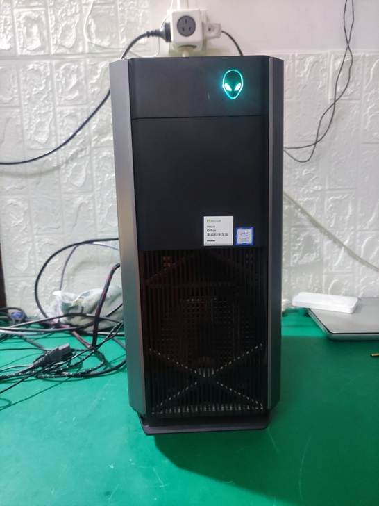 外星人R8水冷主机  原机14999 还有...