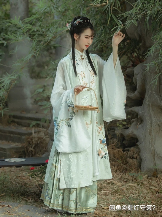 钟灵记天香引长比甲明制仿妆花立领长衫袄裙马...