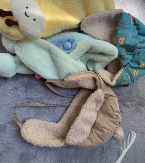 尼多熊冬天雷锋帽两顶，围巾两条（不是牌子）...