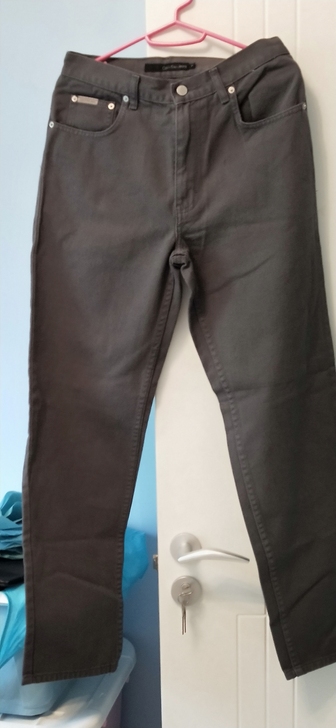 女裤，尺码30。全新。不包邮