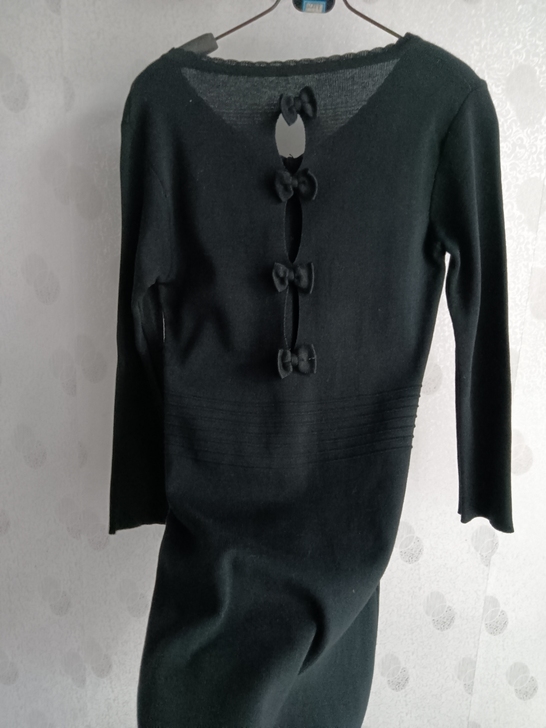 19.9包邮。针织衫春秋款。不是很厚的那种...