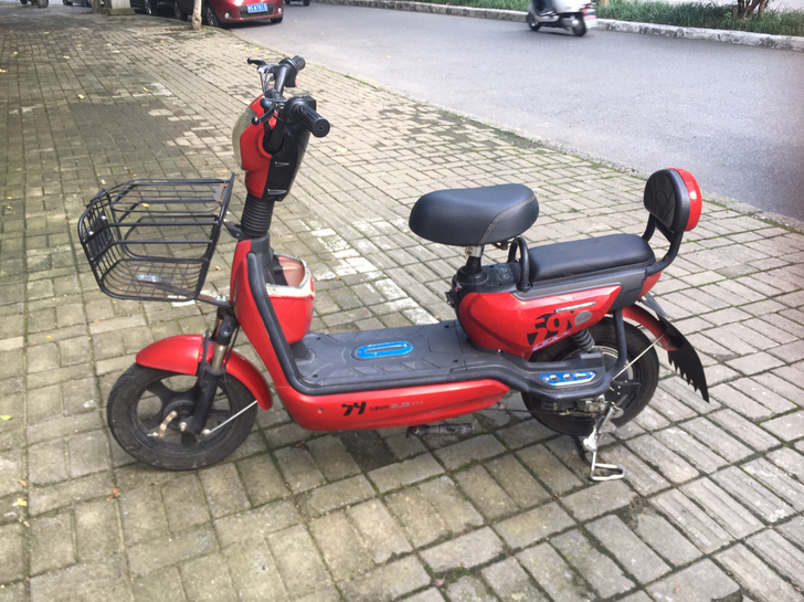 五星钻豹电动车，4块大电，车有劲！静音！续...