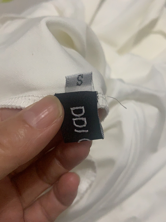 白色一步裙，S码，买回先洗仅试穿转