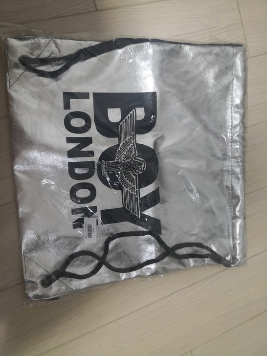 出boy银色束口包，抽绳包1个，40Cm*...