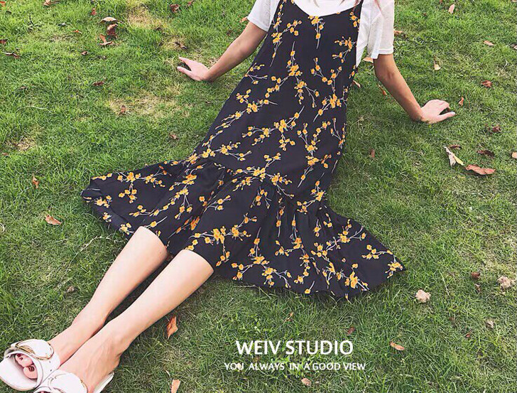 【便宜出】2021秋季外搭碎花雪纺吊带连衣...