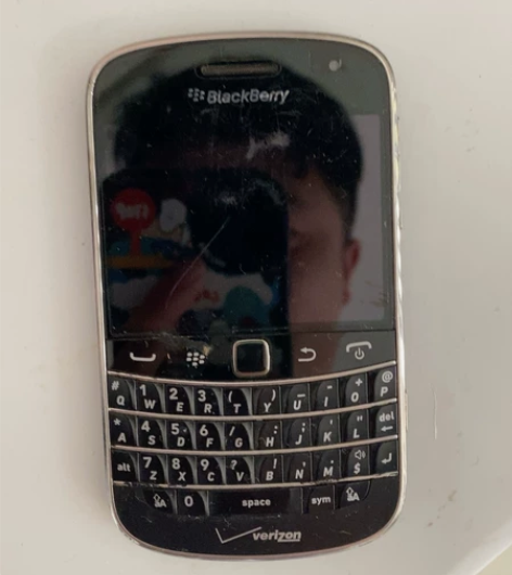 黑莓手机 半智能机器  怀念款.功能正常 ...