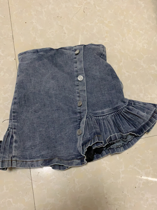 实体店买的 今年超火的荷叶裙，s码，100...