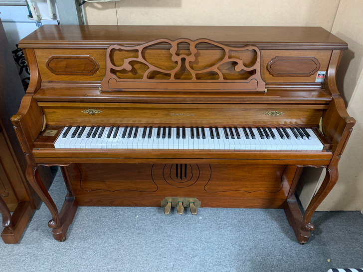 韩国三益钢琴实价5800