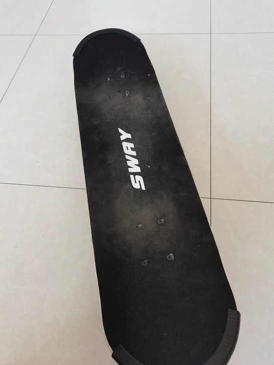 滑板，买的时候实付款90，玩过没几次。九成...