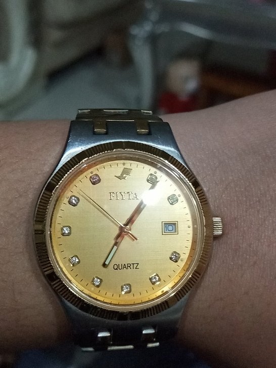 飞亚达电子石英表