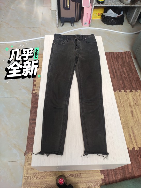 【九成新黑色牛仔铅笔裤】