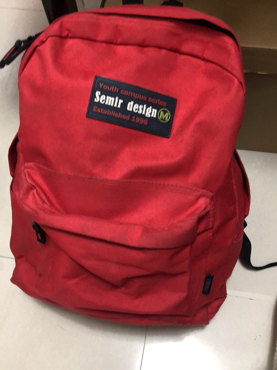 自己背的书包 不要了 只背了一学期的