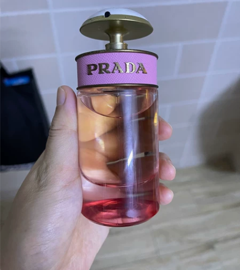 prada candy香水50ML，印象中...