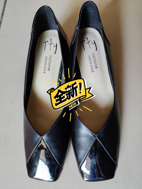 全新Tty方头粗跟单鞋 漆皮拼接 英...