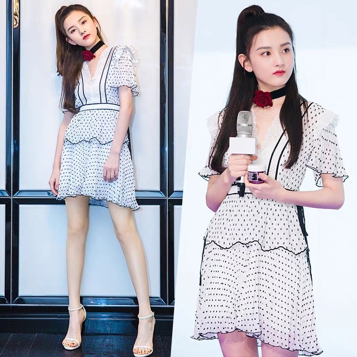 宋祖儿明星同款白色波点连衣裙蕾丝拼接荷叶边...