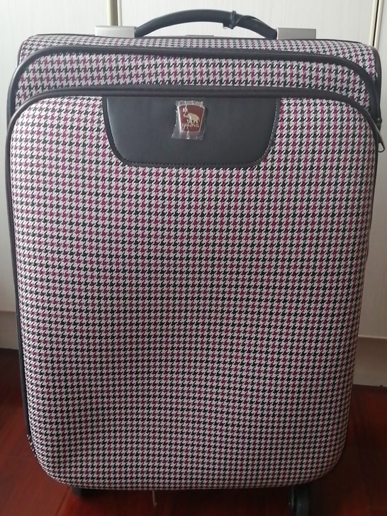 正品箱包,爱华仕,全新