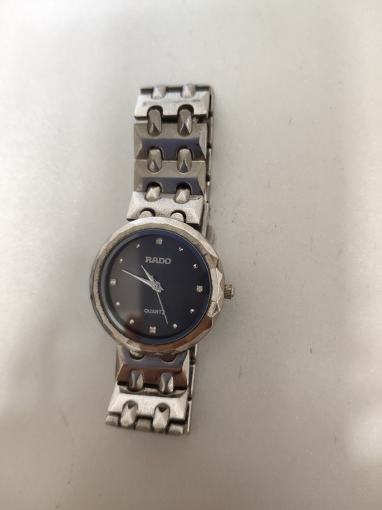 男士手表，几年前商场做活动买的，二手物品不...