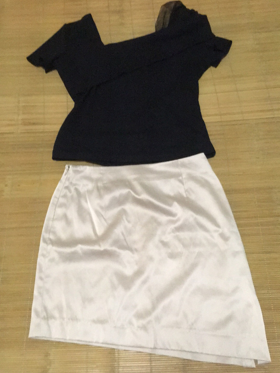 修身不对称包臀一步裙：T恤短袖百搭，面料舒...