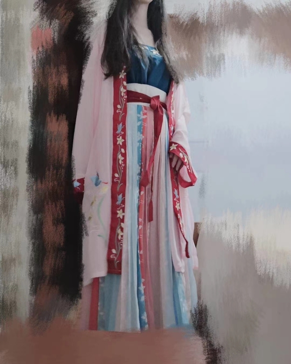 出一整套宋制，有大袖，吊带，半身裙，九成新...