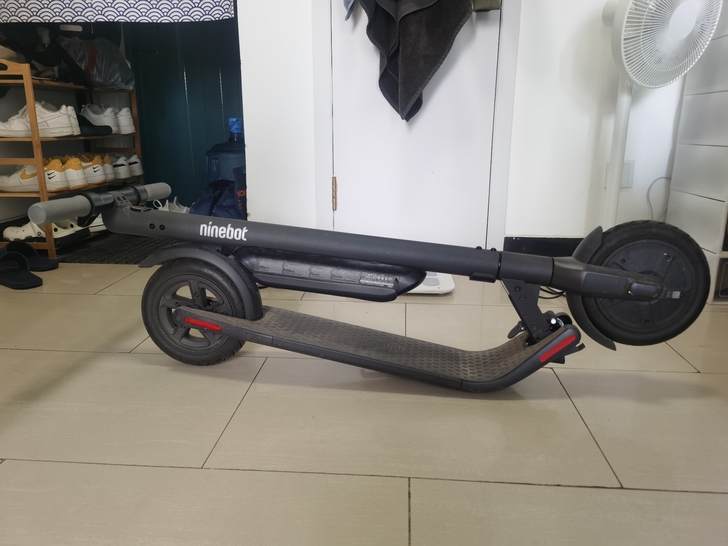 九号滑板车E22，在京东买的，买回来不到一...