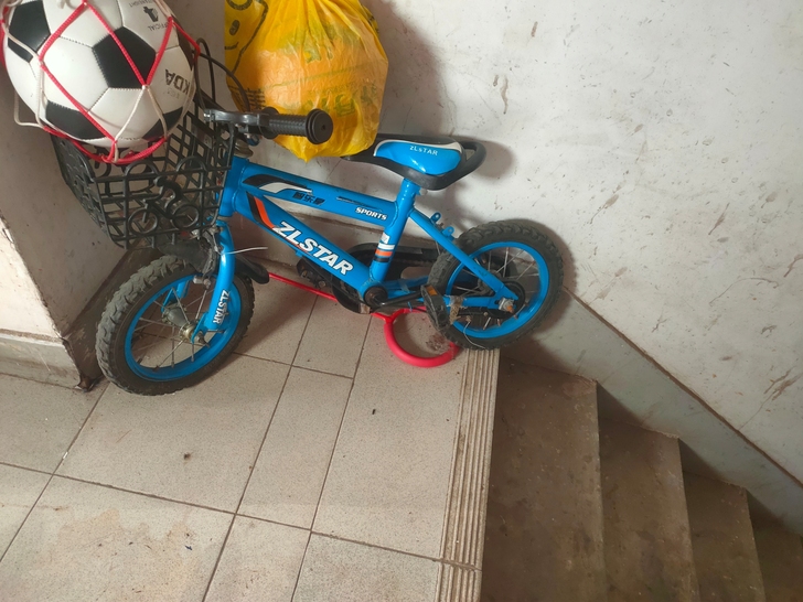 两个12寸小孩自行车一共40元