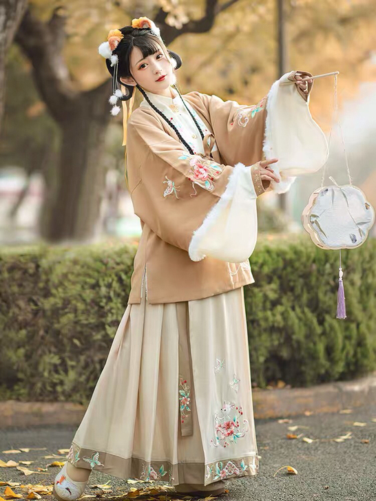 花神记悠悠鹿。闲置汉服,原创正版,状态良好...