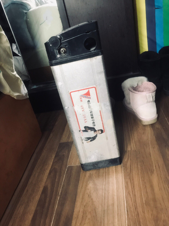 代驾折叠车用电瓶!车架坏了已处理,剩余一个...