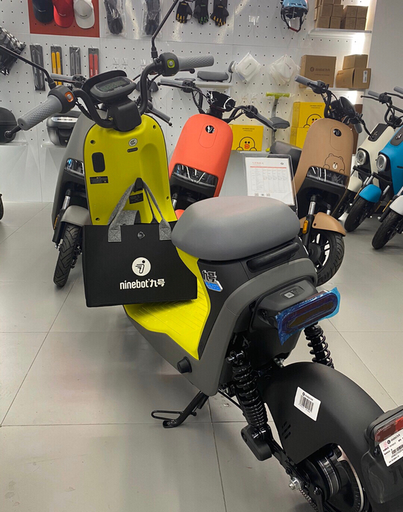 九号电动自行车，型号：A30c，新国标、铅...